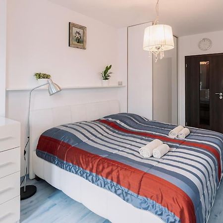Family Aquarium Haven Apartment Bratislava Bagian luar foto