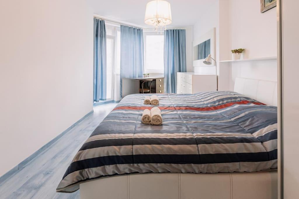 Family Aquarium Haven Apartment Bratislava Bagian luar foto